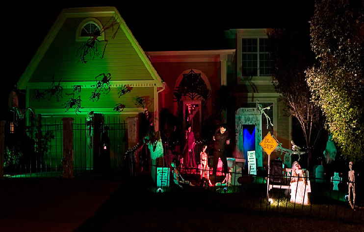 Spooky Street Kansas City Halloween Display Designed By Mark Allen